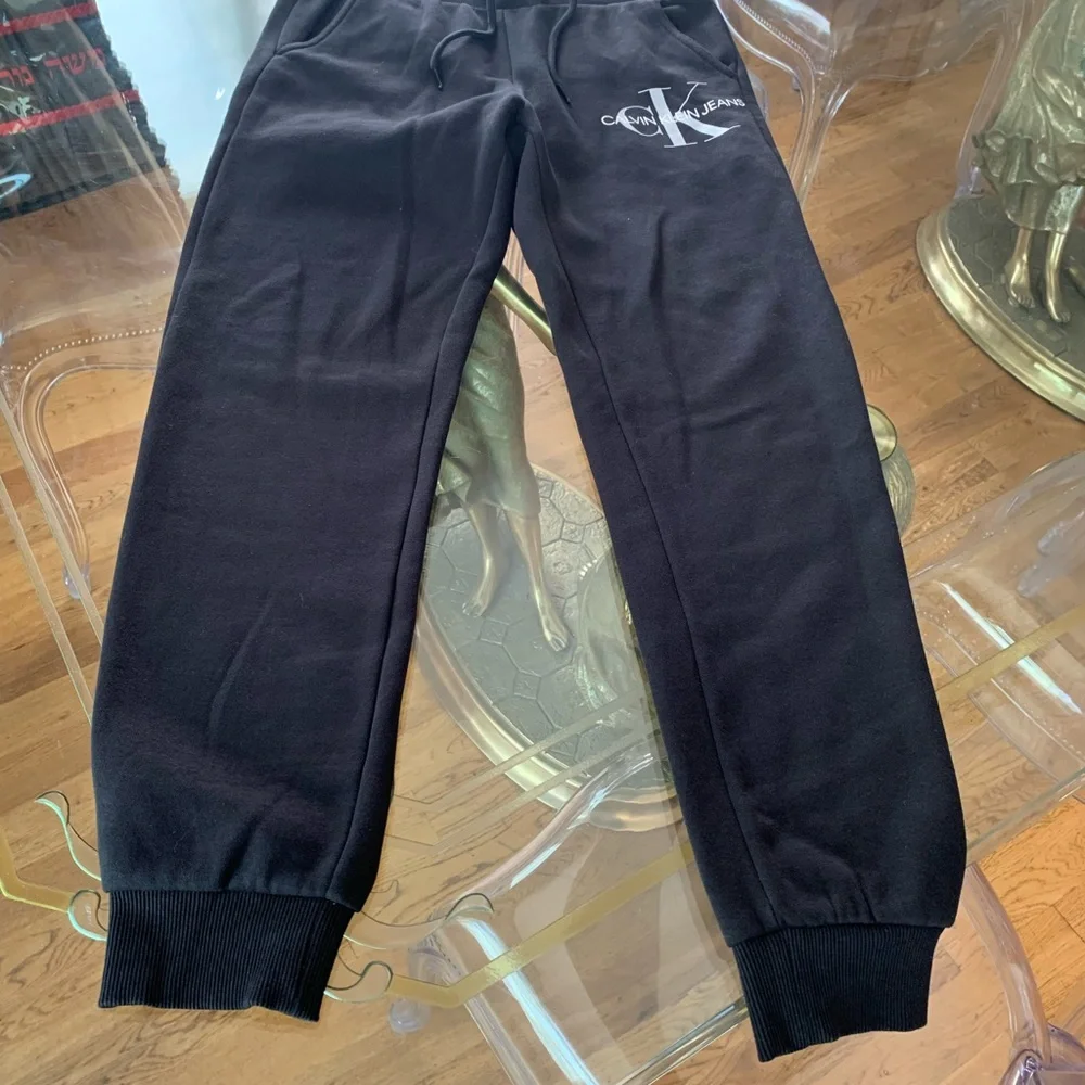 Calvin Klein sweat pants - Picture 2 of 5